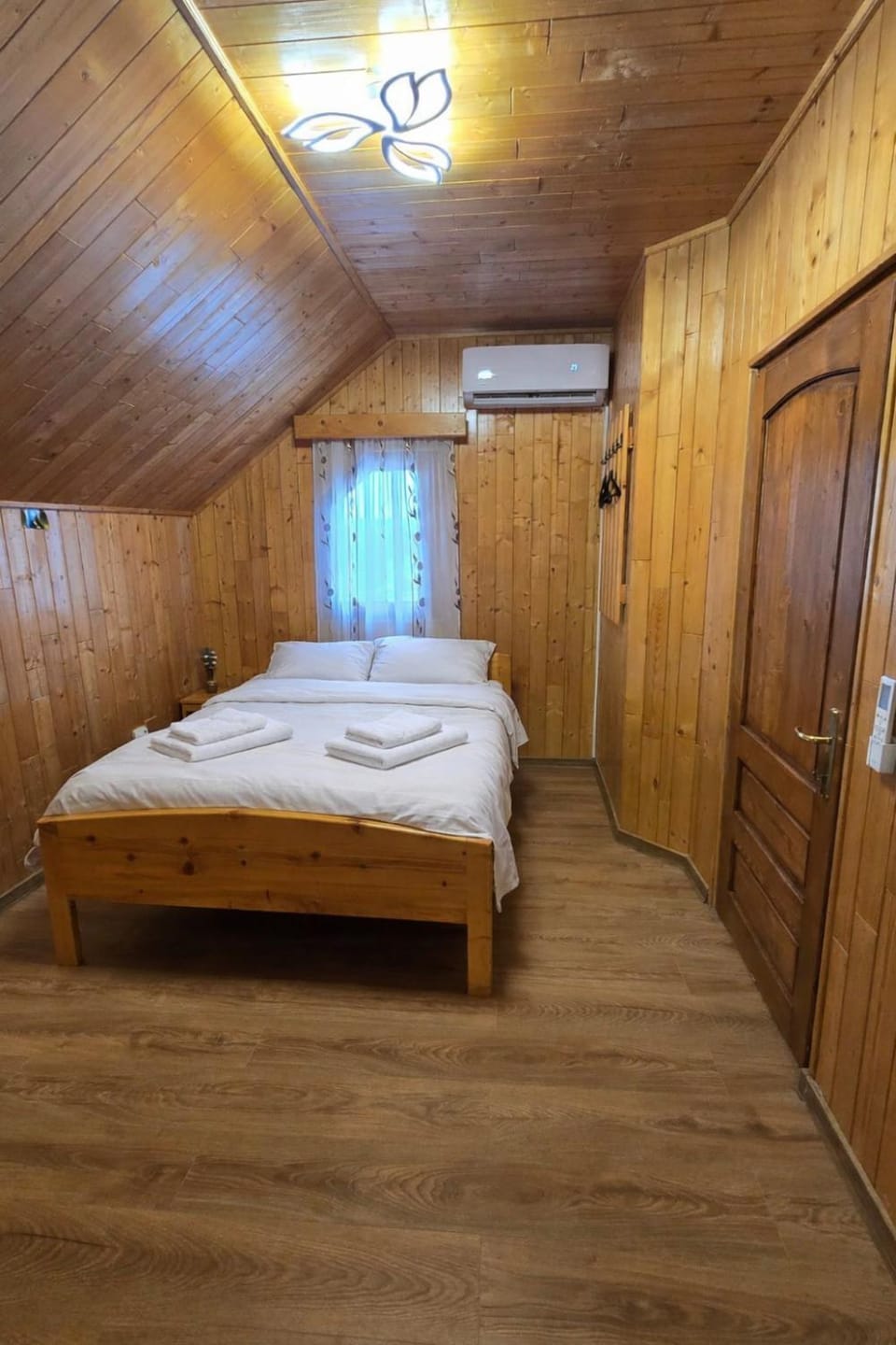 Bed, Photo of the whole room, Bedroom, wardrobe, air conditioner