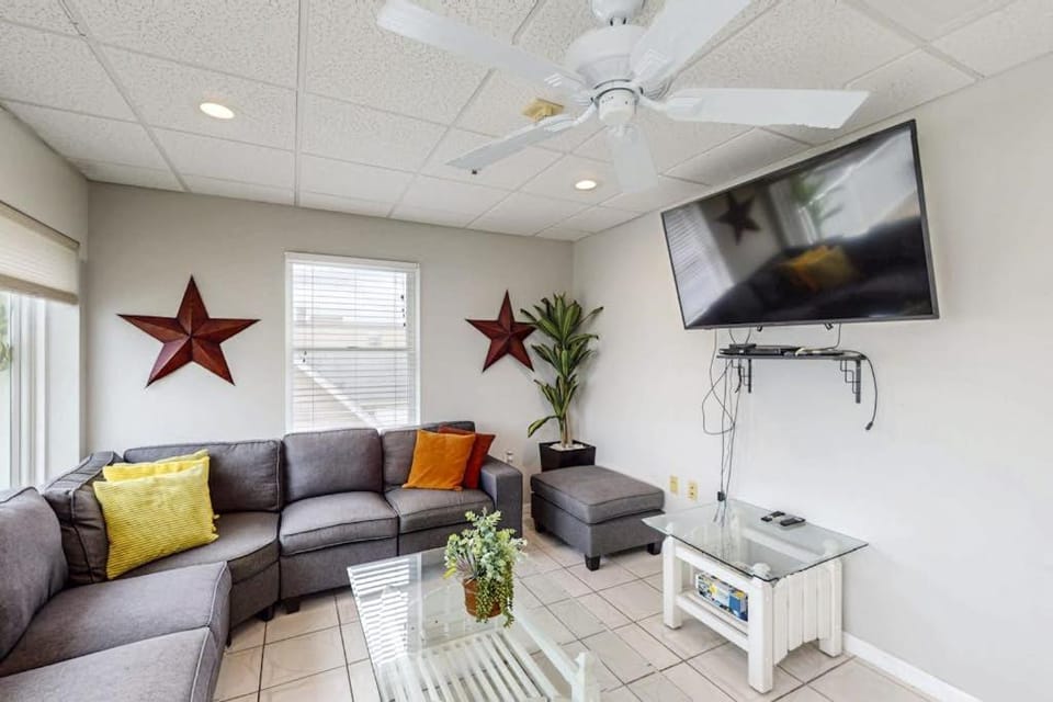 Town of Rehoboth Beach --- 14 Wilmington Ave Apartment in Rehoboth Beach