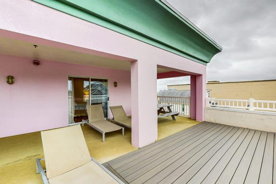 Town of Rehoboth Beach --- 14 Wilmington Ave Apartment in Rehoboth Beach