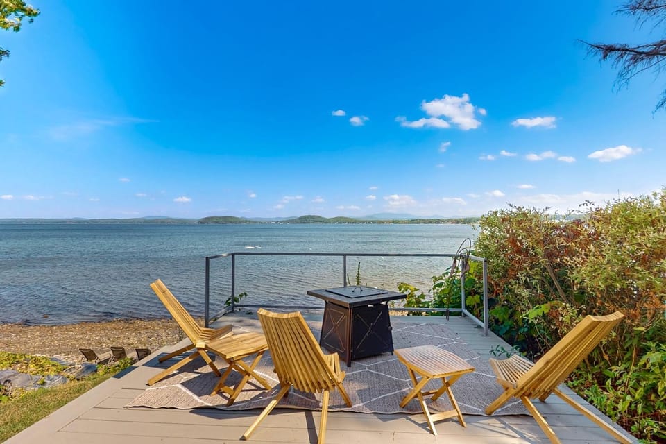 Sunrise House on Lake Champlain House in Malletts Bay