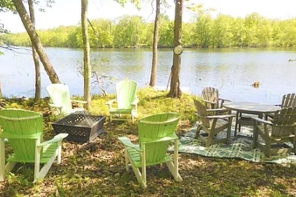 Turtle Cove House in Litchfield