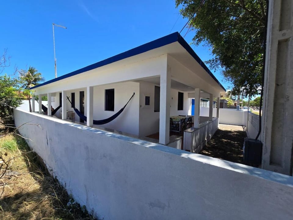 Casa de praia pet friendly muito aconchegante a dois minutos da praia! House in State of Rio de Janeiro