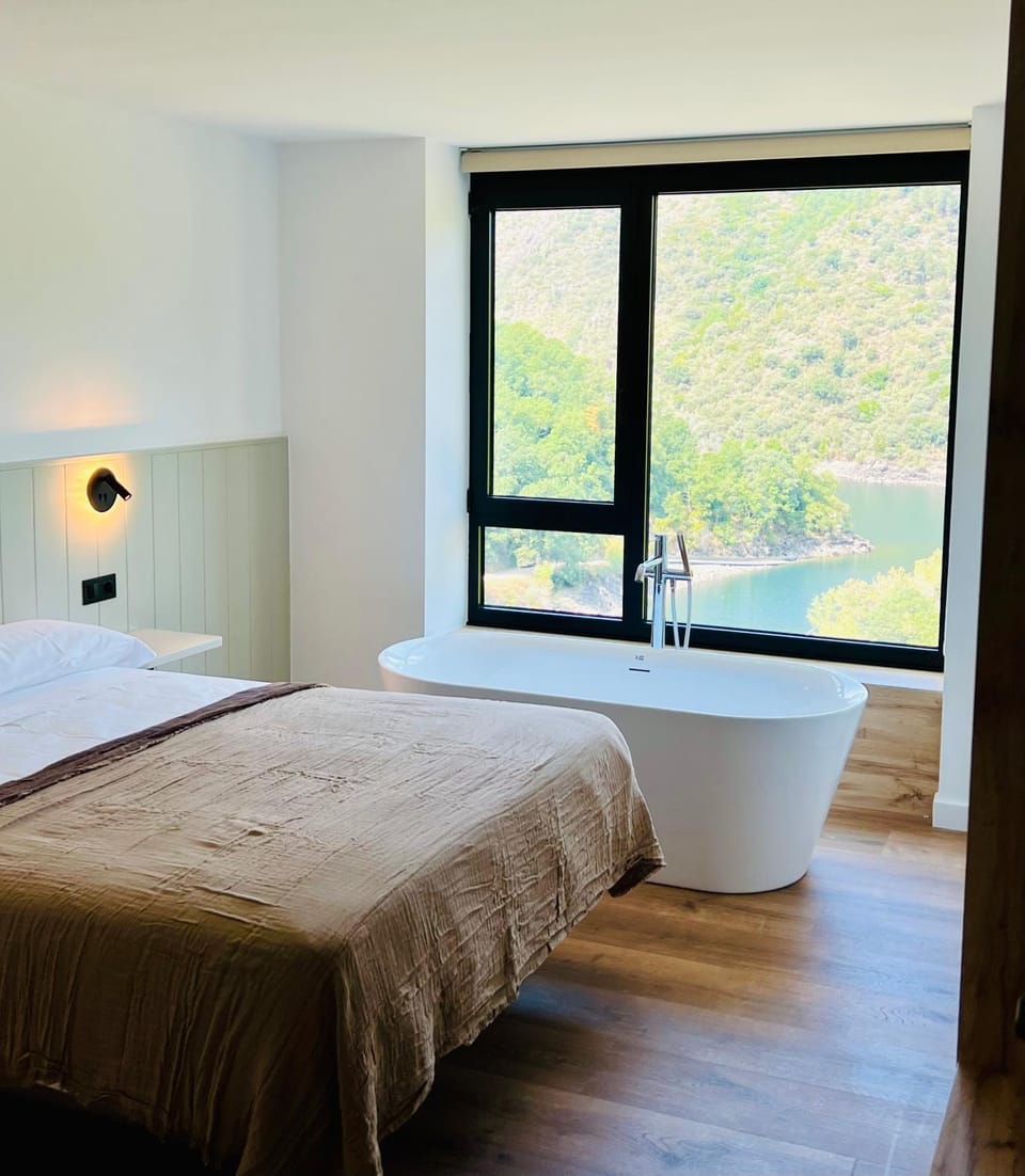 Photo of the whole room, Bedroom, Bath