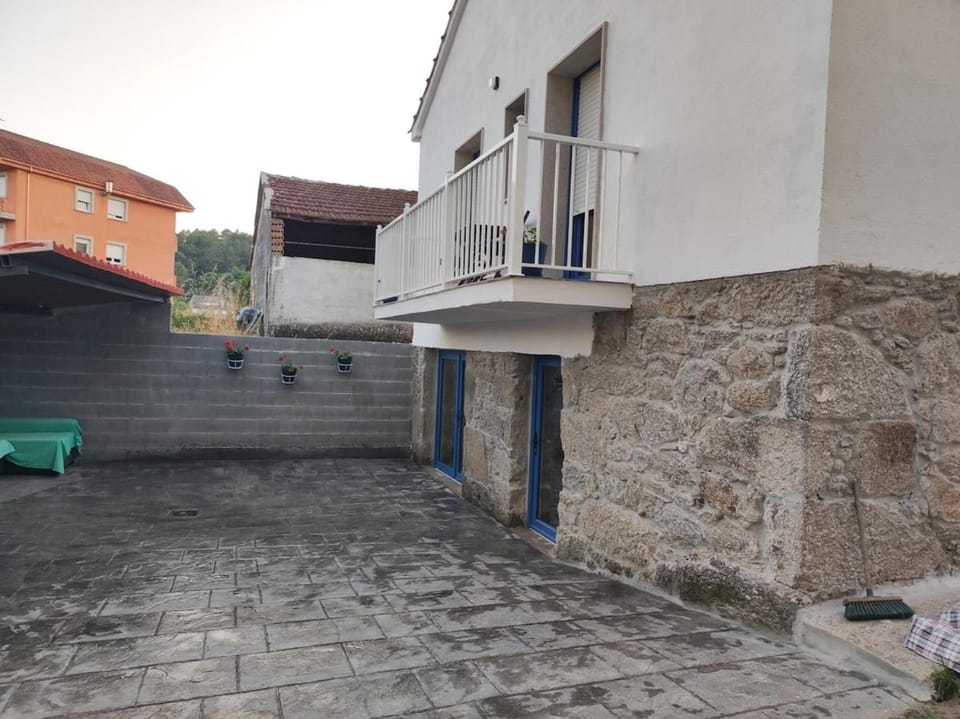 Cesarina Urban House House in Galicia