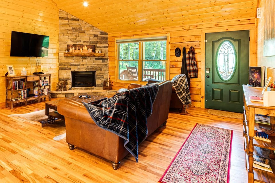Secluded, Private! Forested Hendersonville Retreat House in Tennessee