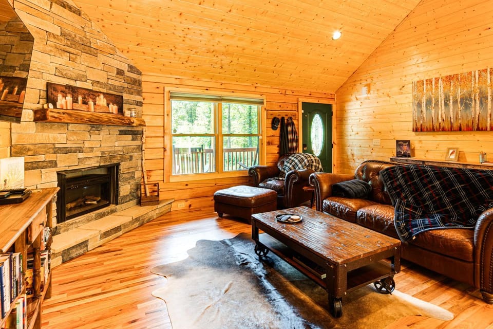 Secluded, Private! Forested Hendersonville Retreat House in Tennessee