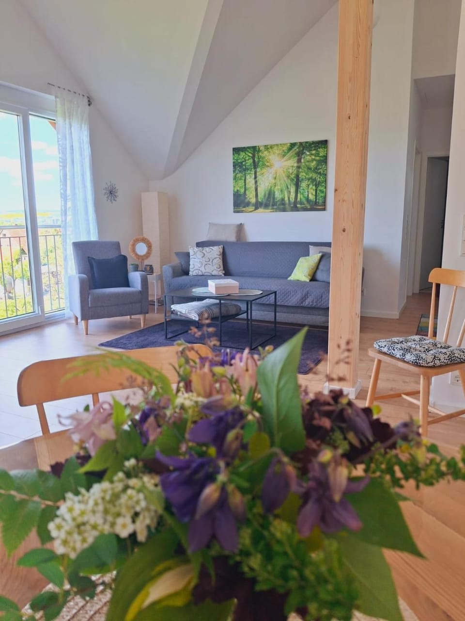 Living room, Seating area