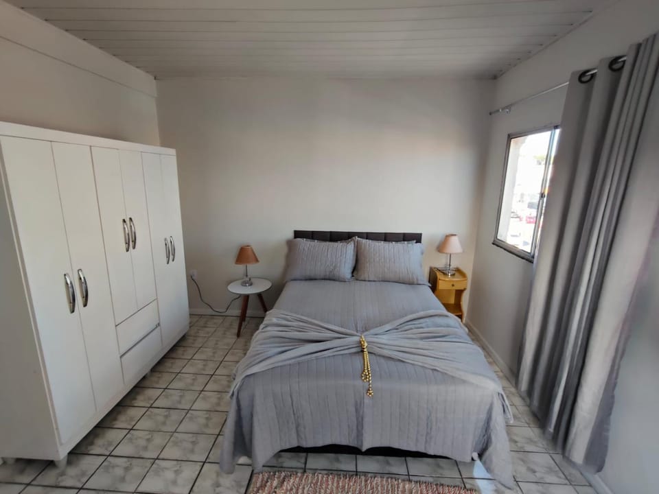 Bed, Photo of the whole room, wardrobe