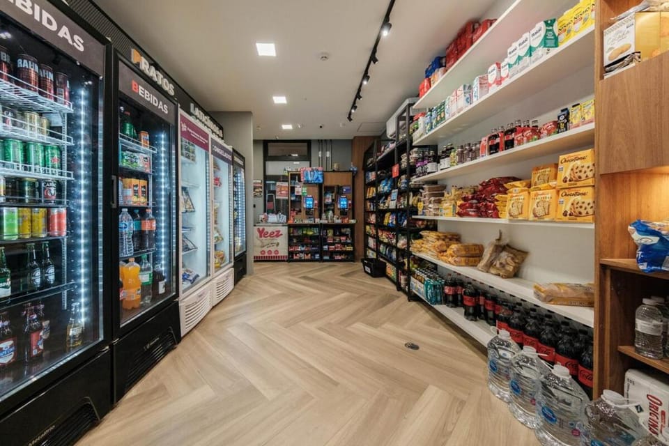 On-site shops, Supermarket/grocery shop, Shopping Area