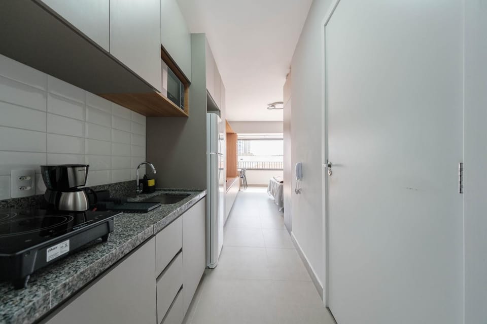 Coffee/tea facilities, Kitchen or kitchenette, stove