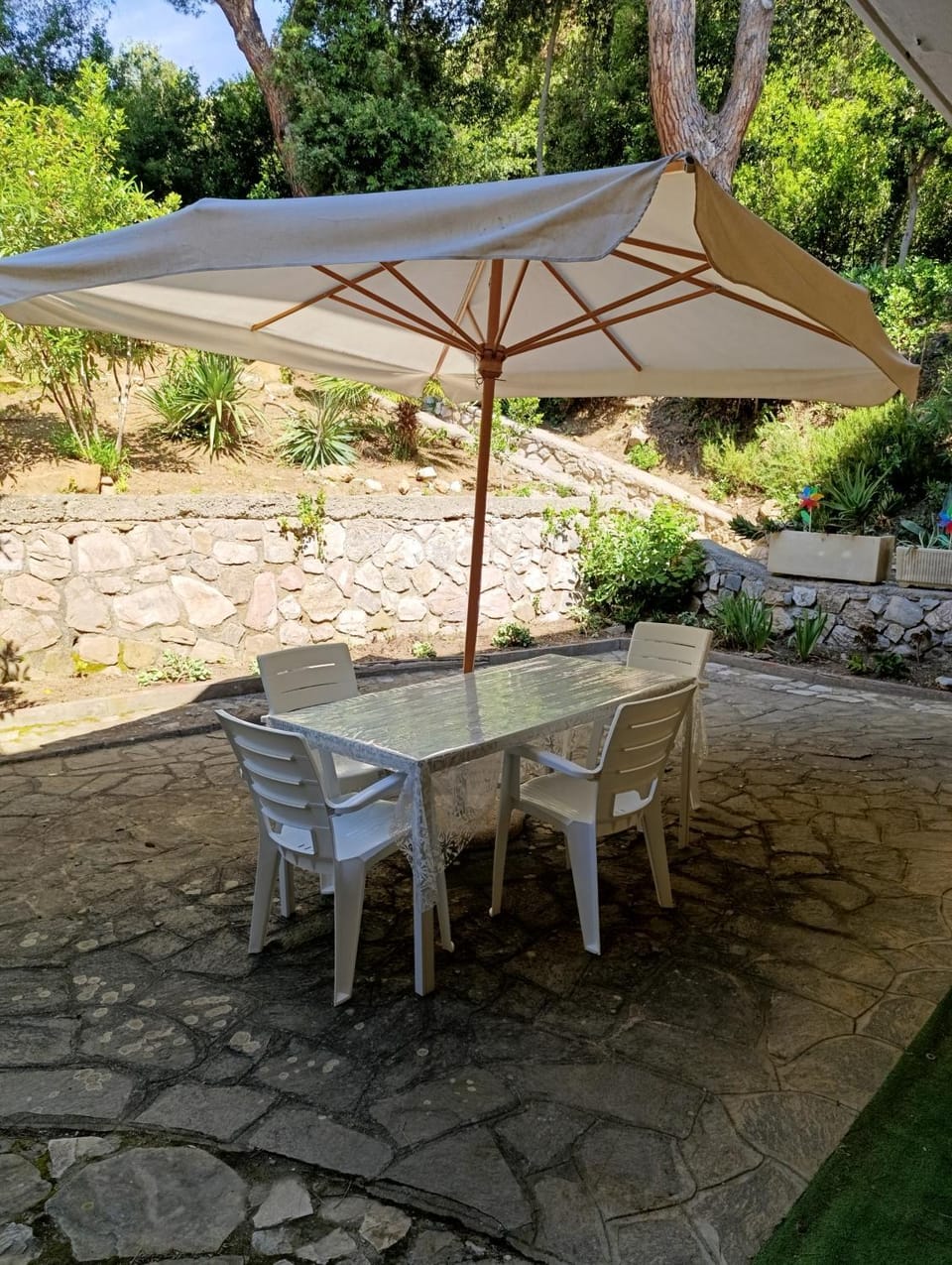 Garden, Garden, Dining area, Garden view