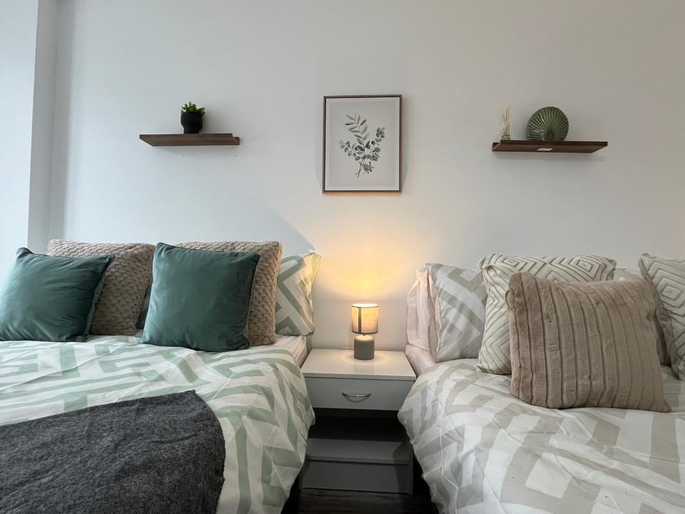 Modern Apartment near Etihad Stadium & C o-op Live Apartment in Manchester