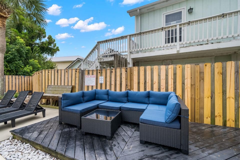 Private Pool Arcade Minutes to Beach Grill House in Lower Grand Lagoon