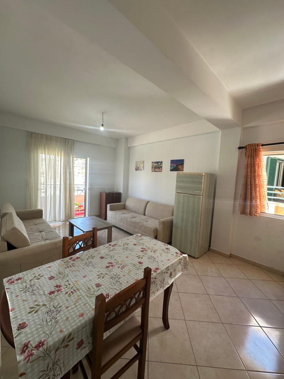 Bed, Kitchen or kitchenette, Living room, Seating area