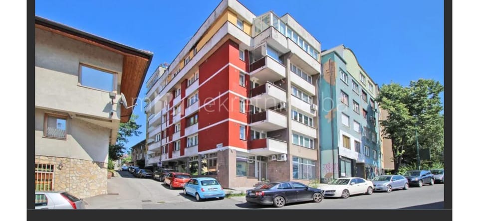 Property building, Neighbourhood, Street view, Location, Parking