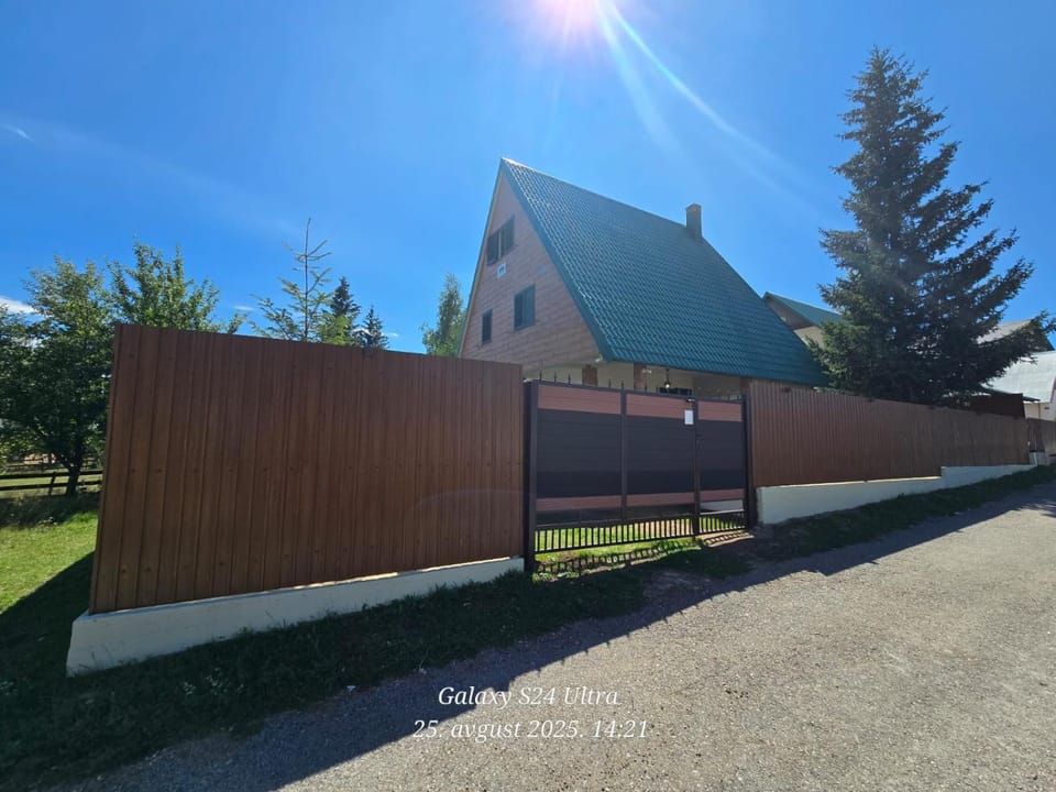 Property building, Day