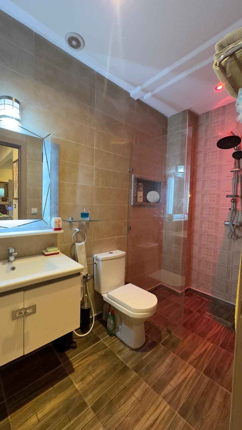 Shower, Toilet, Bath
