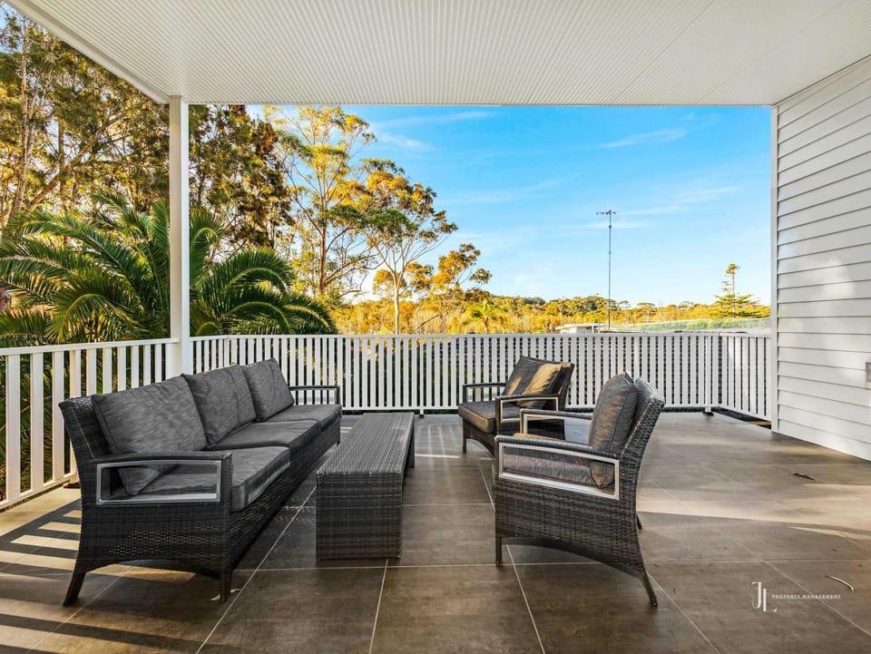 Patio, Balcony/Terrace, Seating area