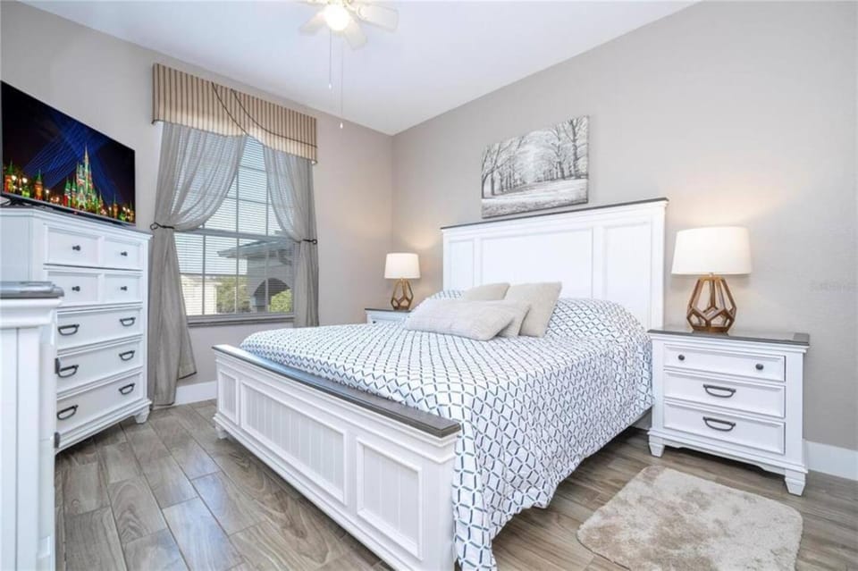 Beautiful Condo near Disney World Apartment in Four Corners