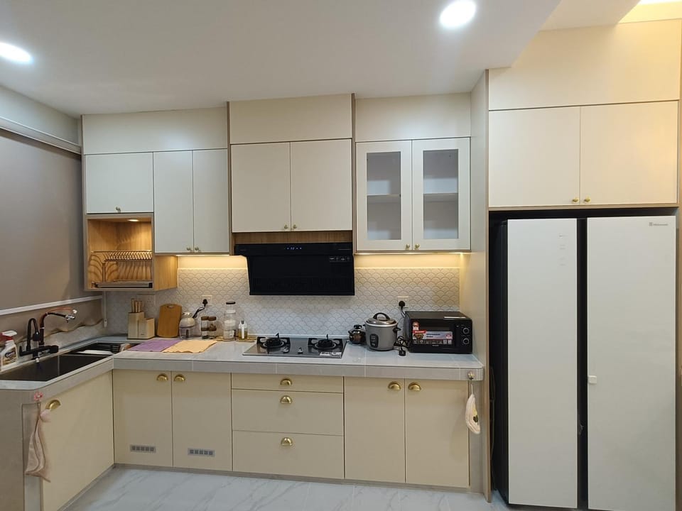 Kitchen or kitchenette, microwave