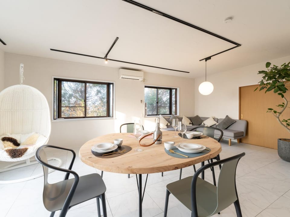 Living room, Dining area