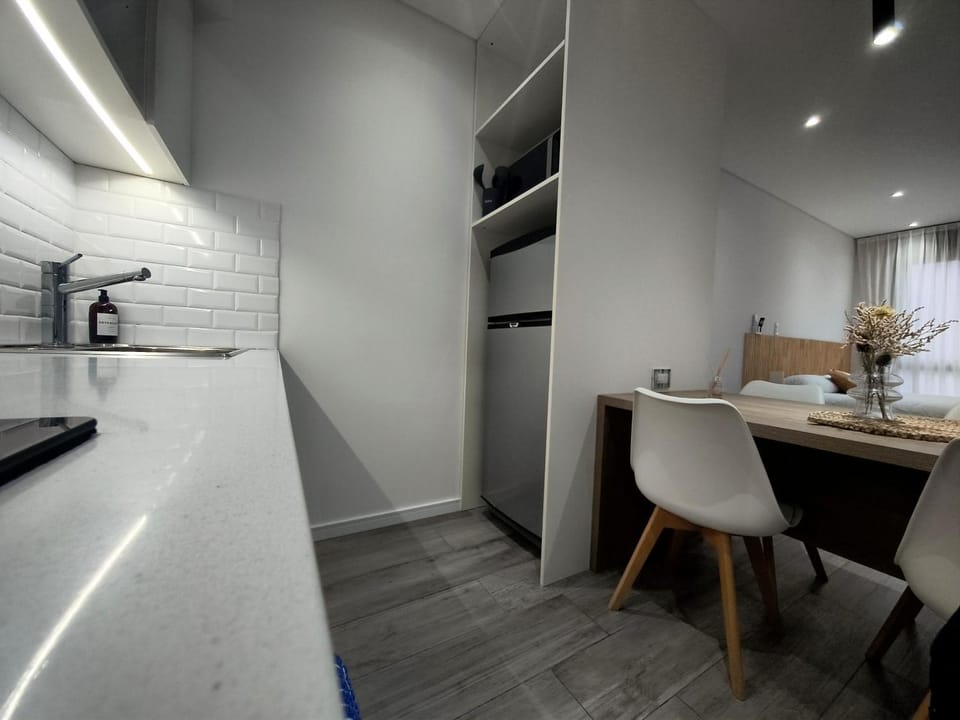 microwave, kitchen