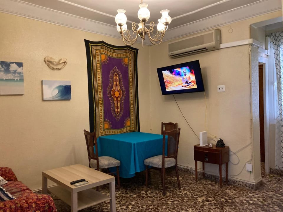 Mediterráneo Rooms Shared Flat 7min Beach Las Arenas rent more 10 days Apartment in Valencia