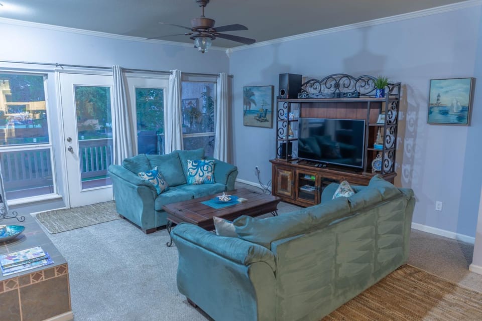 Living room, Garden view, Pool view