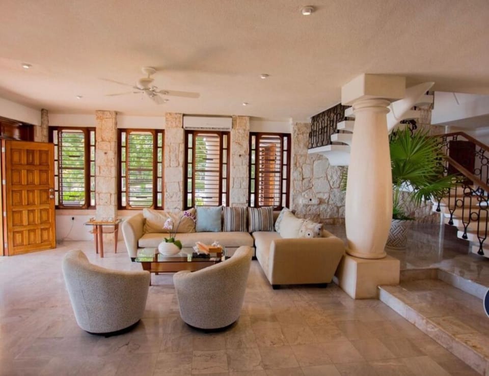 Casa de la Playa Villa in Isla Mujeres