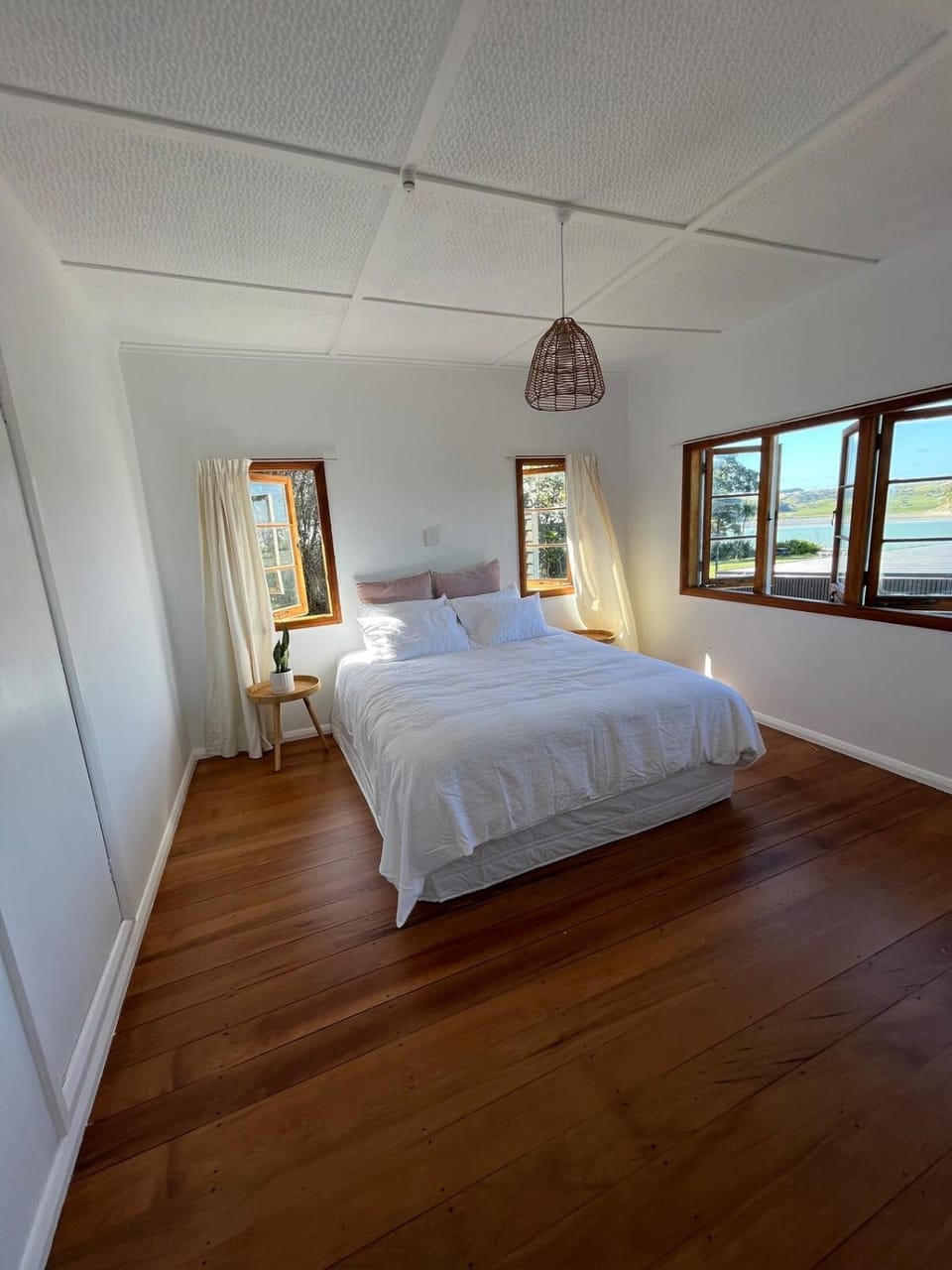 Raglan Beach Bungalow House in Raglan