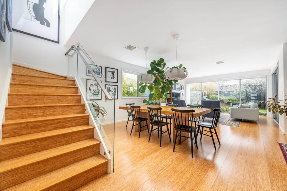 Spacious Family Home Near Mt. Stromlo House in Molonglo Valley
