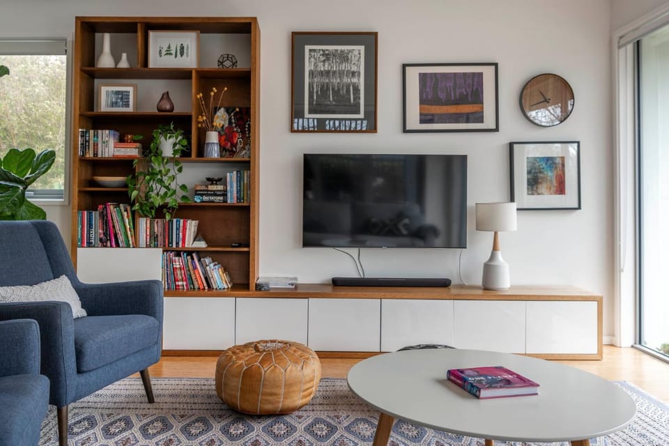 Spacious Family Home Near Mt. Stromlo House in Molonglo Valley