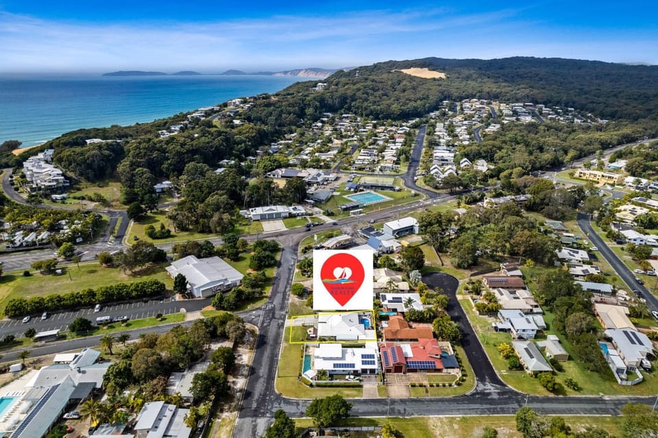 6 Cypress Avenue - Rainbow Beach. Pool. Pets. Aircon.Wifi House in Rainbow Beach