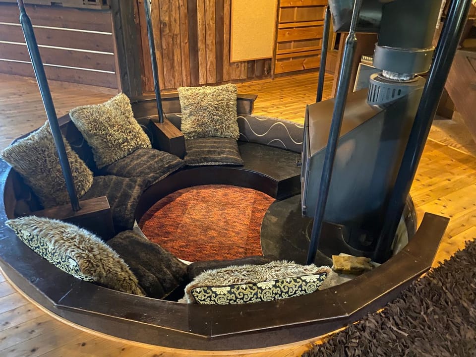 Communal lounge/ TV room, Living room, Seating area, fireplace
