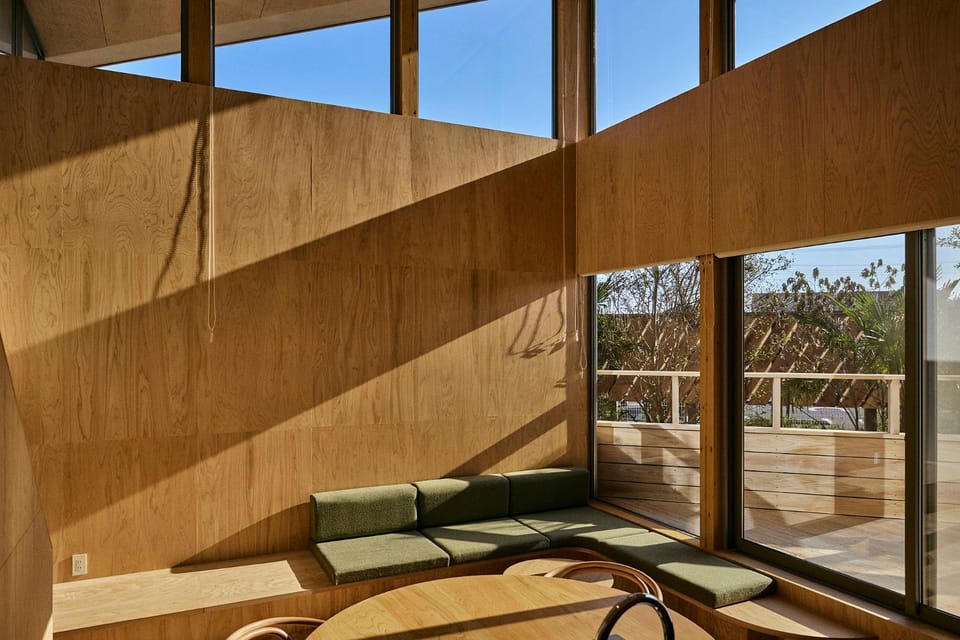 View (from property/room), Living room, Seating area