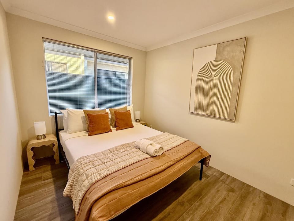 12 Beautiful Brabham Big Backyard 4BR Parking House in Henley Brook