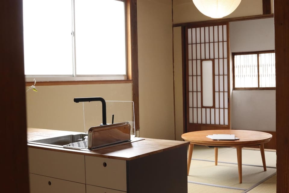 Kitchen or kitchenette, Photo of the whole room, Dining area, children, children, young children, young children