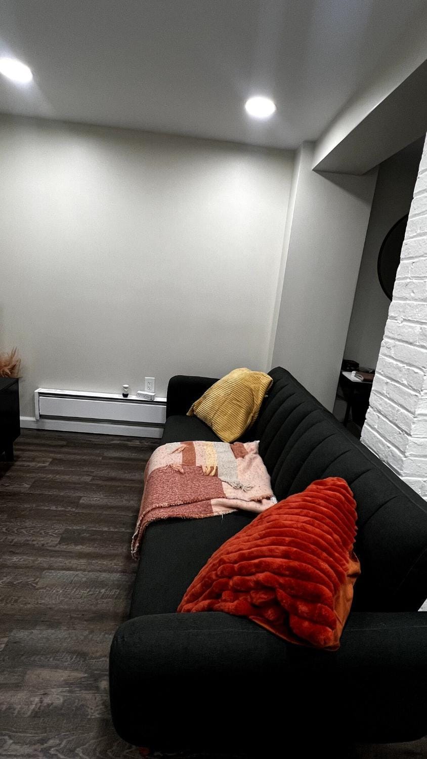 Bed, Living room