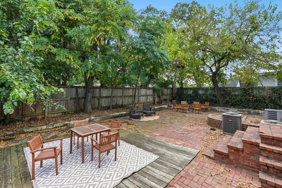 Patio, Spring, Day, Garden, Dining area, Garden view