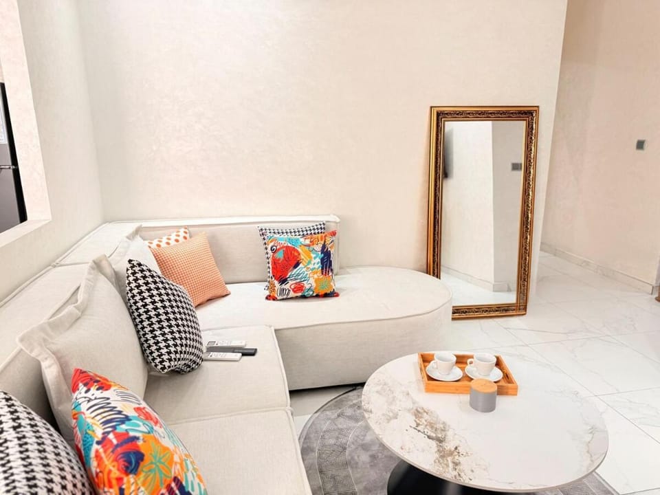 Bright Cosy Apartment By Mohamed V Stadium Apartment in Casablanca