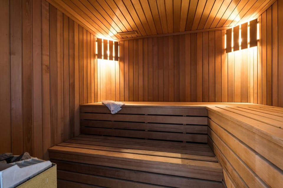 Coastal Luxe Pool Tennis Sauna Basketball House in Fingal