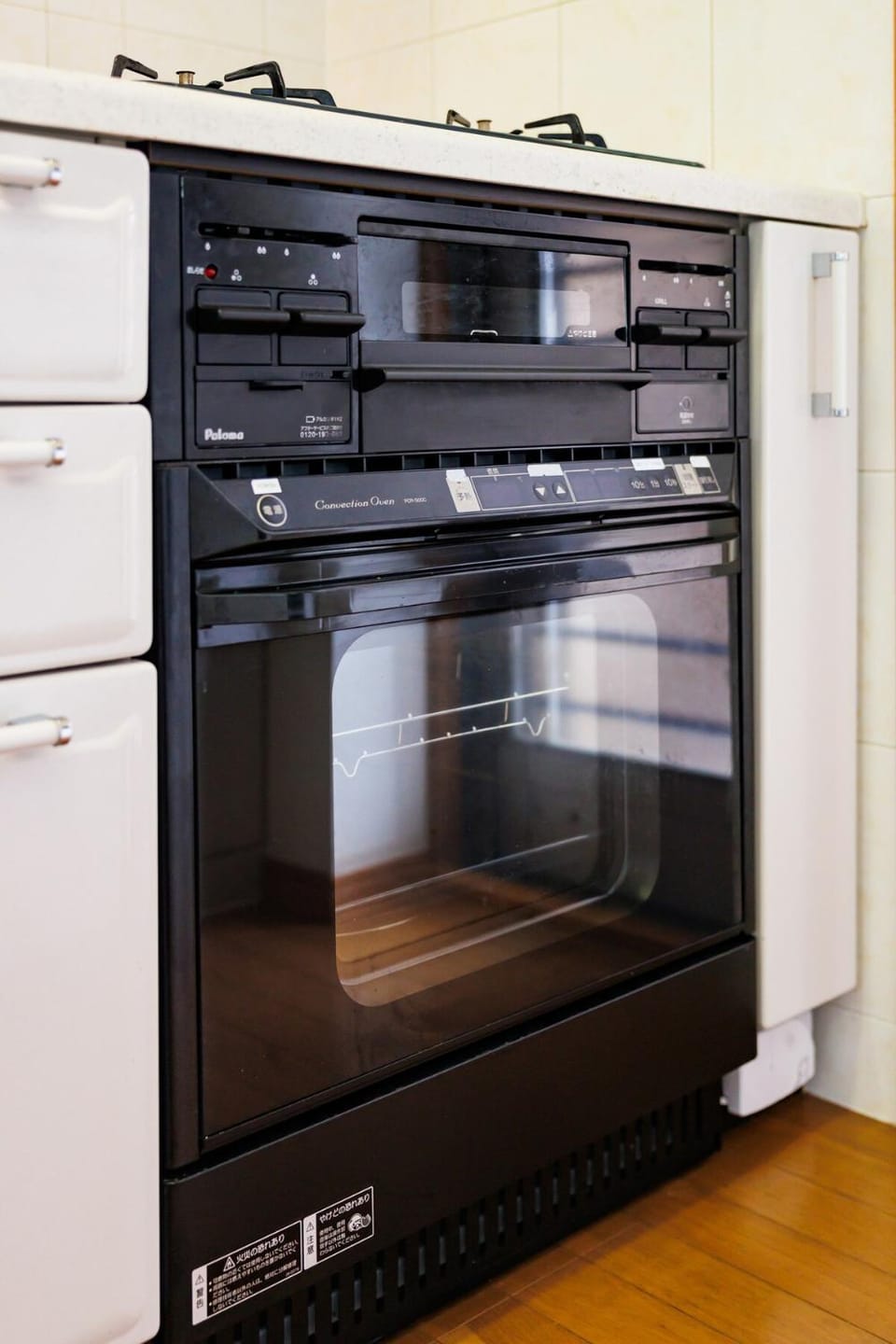 Kitchen or kitchenette, oven