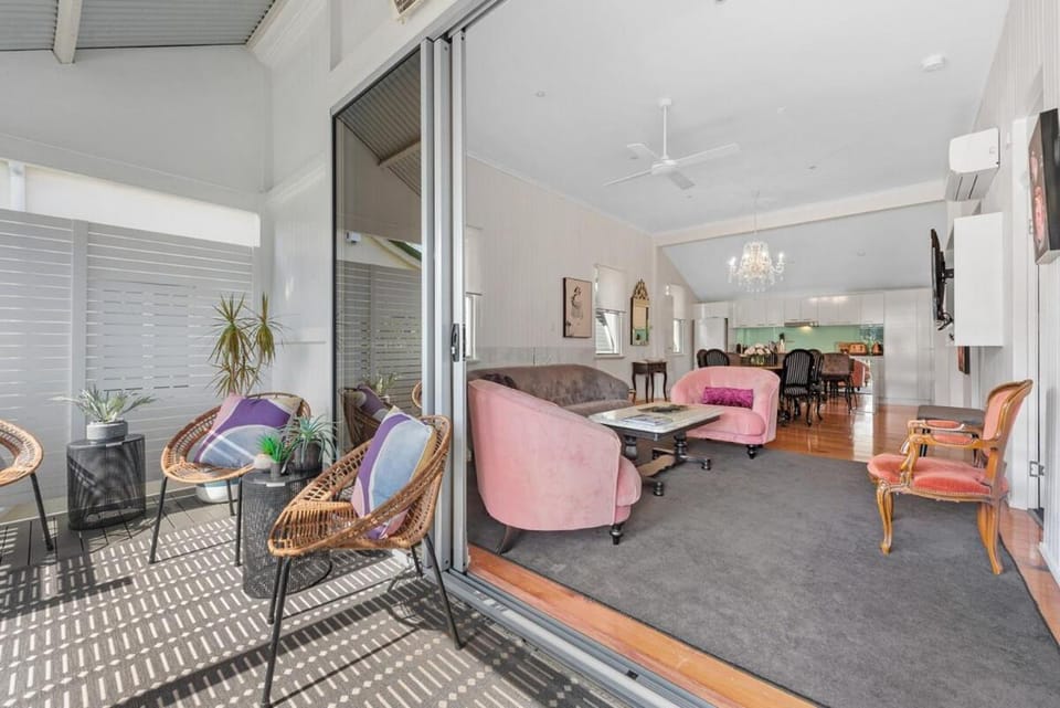 Luxe Inner-City Home with City Views - Teneriffe House in Brisbane