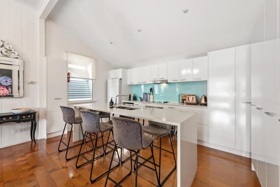 Luxe Inner-City Home with City Views - Teneriffe House in Brisbane