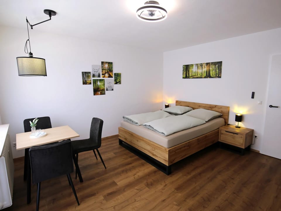 Bed, Photo of the whole room, Bedroom