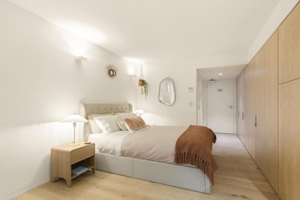 Pacific Chic Luxury Pad 2 - Beachfront Aircon Lift Apartment in Sydney
