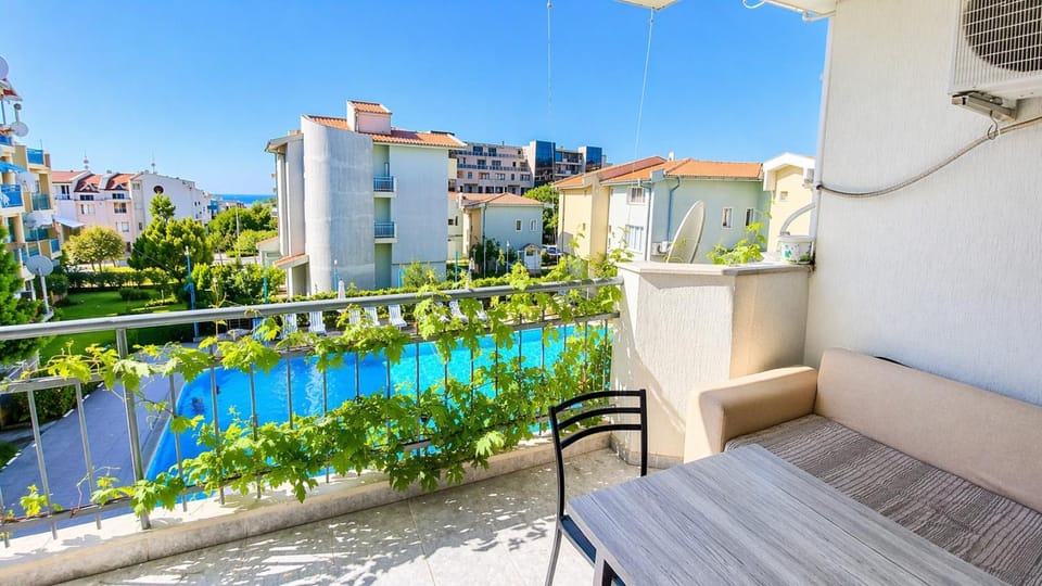 Balcony/Terrace, Balcony/Terrace, Pool view