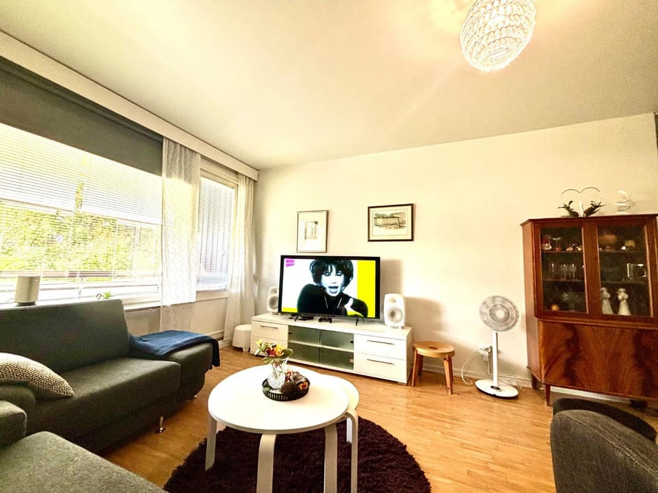 Communal lounge/ TV room, TV and multimedia, Living room