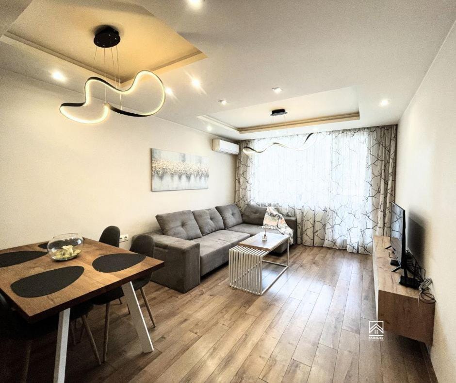 Modern Central 1-Bedroom Apartment Near Mall Sofia & metro Apartment in Sofia