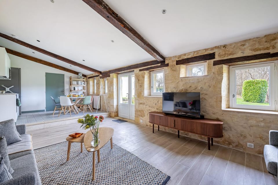 Communal lounge/ TV room, TV and multimedia, Living room